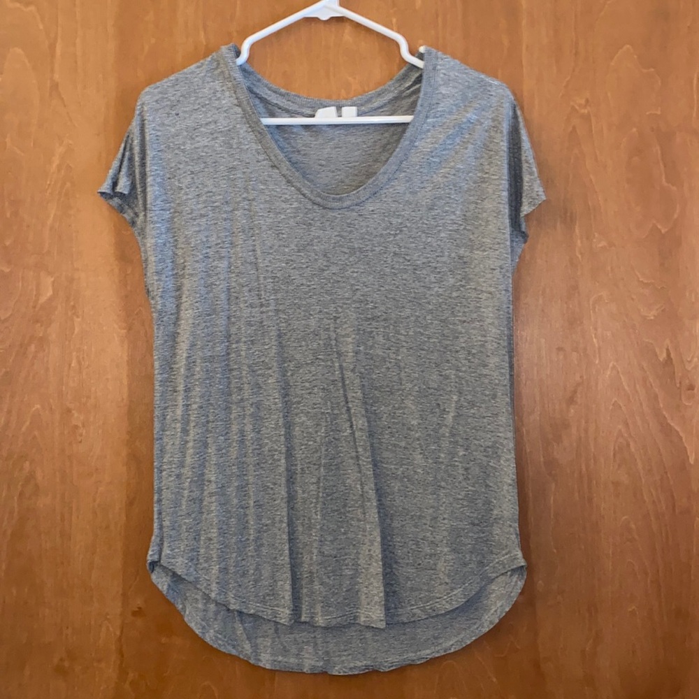 Staple gray tee